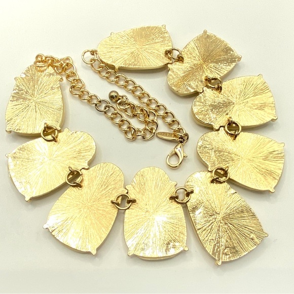 NATASHA Cream Acrylic Cabachon Statement Necklace - Picture 3 of 9